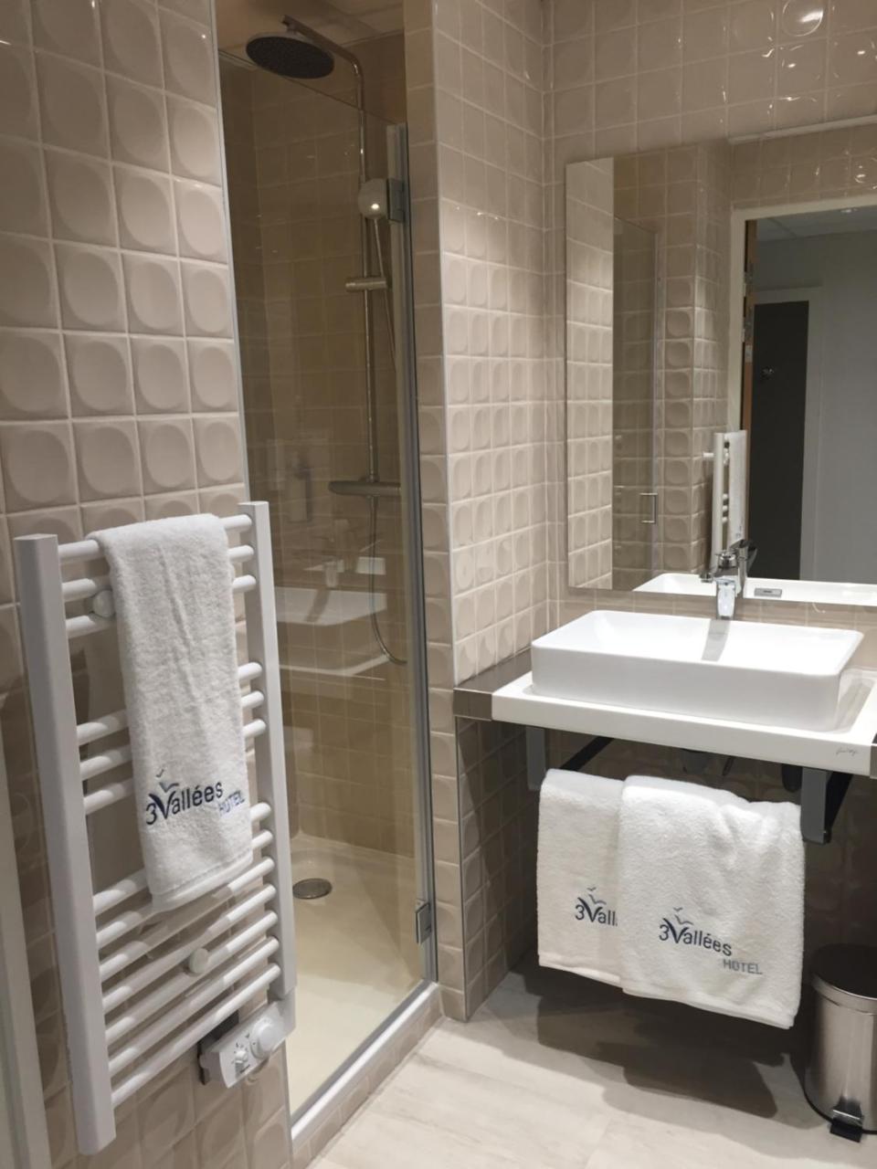 Hotel Les 3 Vallees Saran Ngoại thất bức ảnh